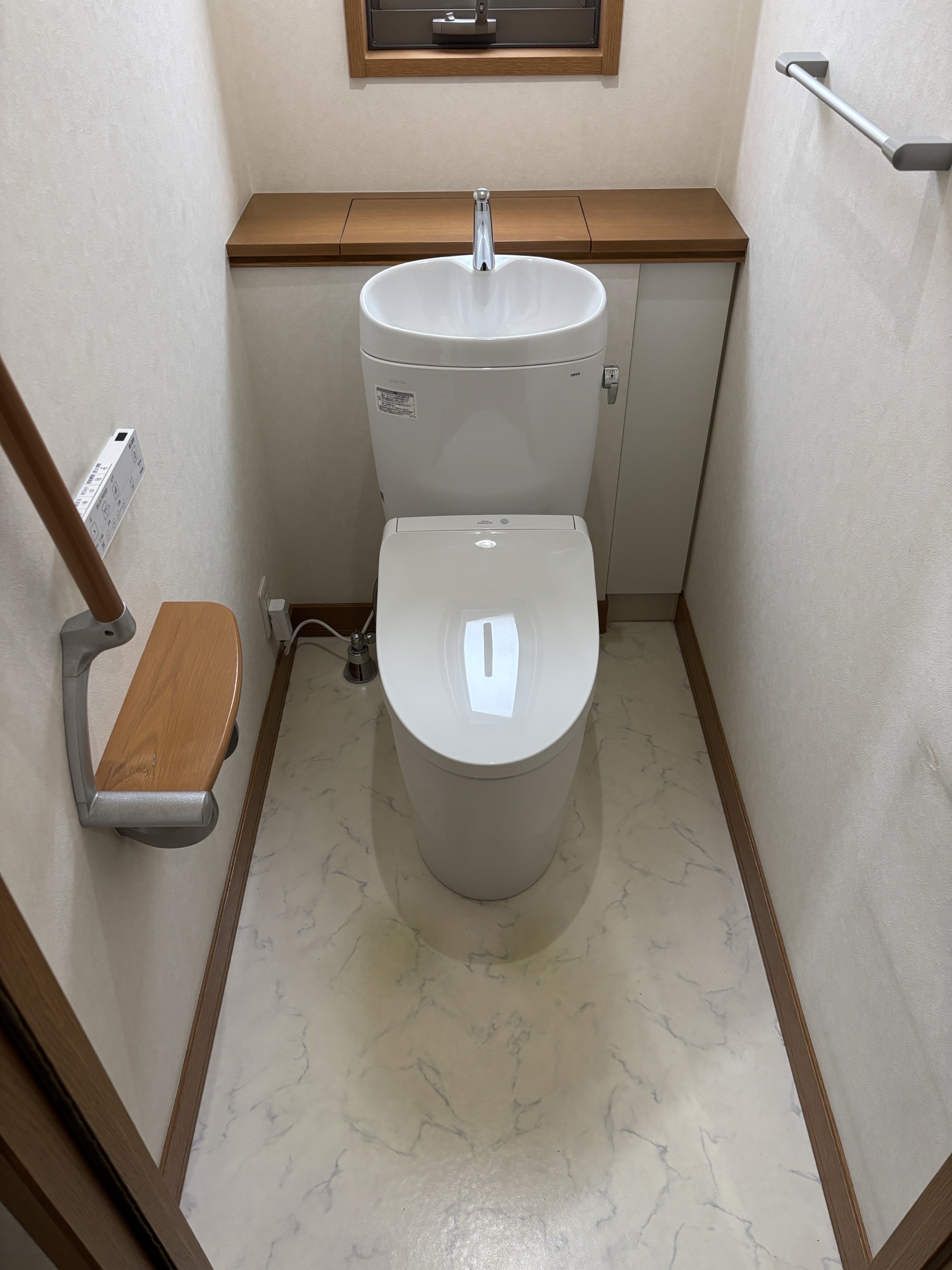 埼玉県川口市AさまTOTOピュアレストEXトイレ交換事例工事後写真