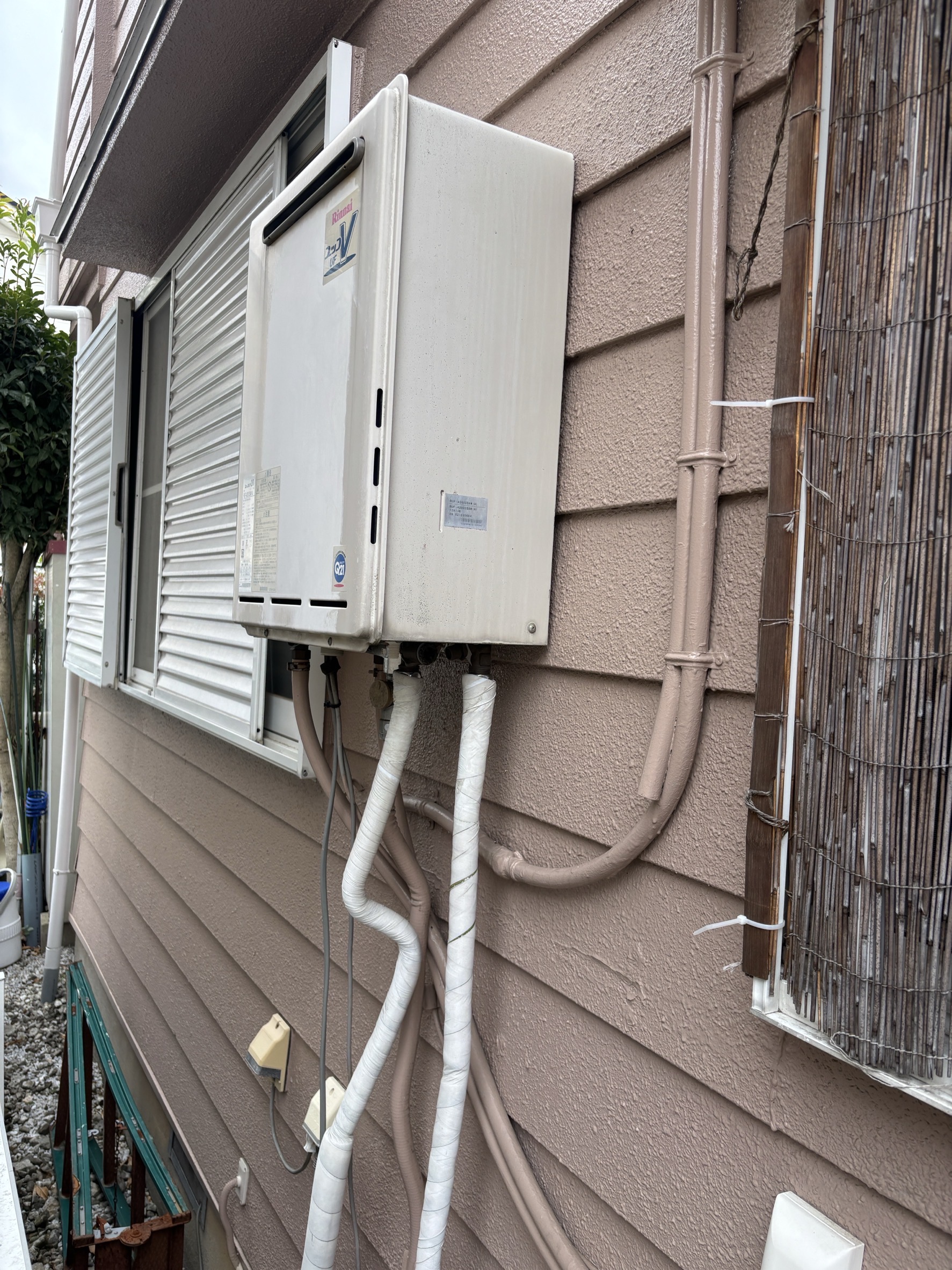 埼玉県川口市Y様パロマ製ガス給湯器交換事例工事前写真