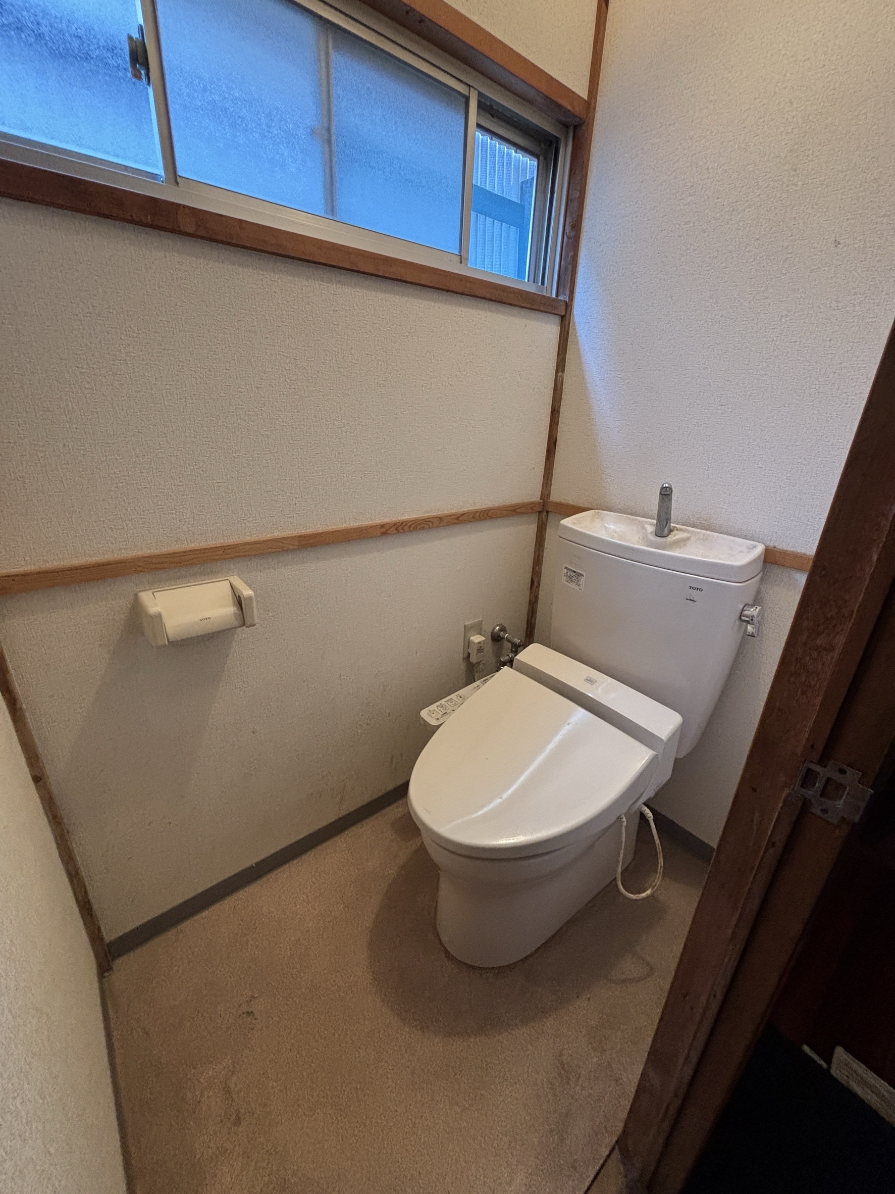 埼玉県川口市AさまTOTOピュアレストQRトイレリフォーム事例工事前写真