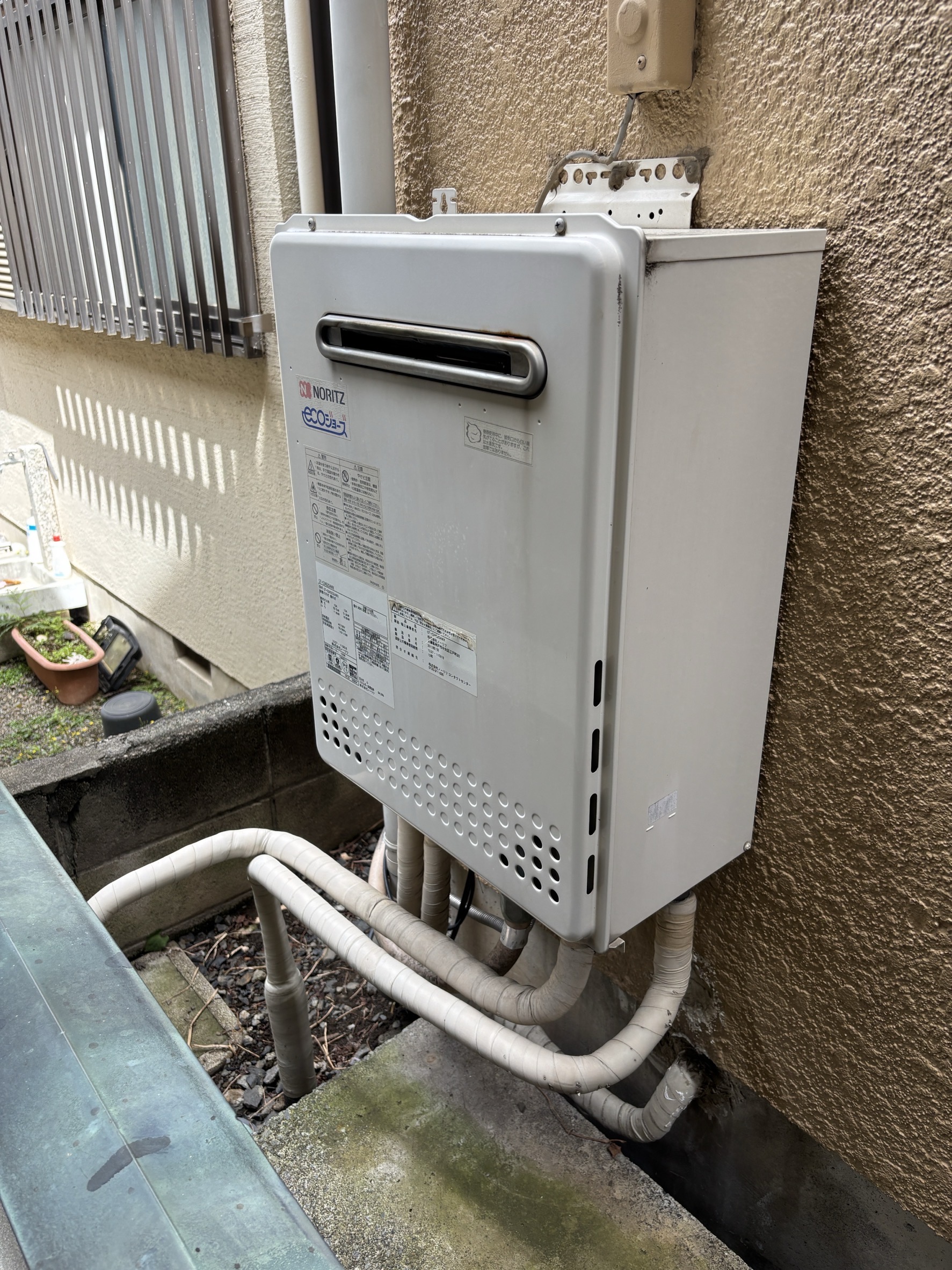 埼玉県川口市Hさまノーリツ製ガス給湯器施工事例工事前写真