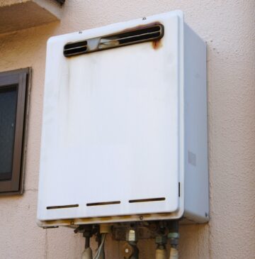 給湯器の故障かも？症状別チェックと連絡先・修理交換の費用相場
